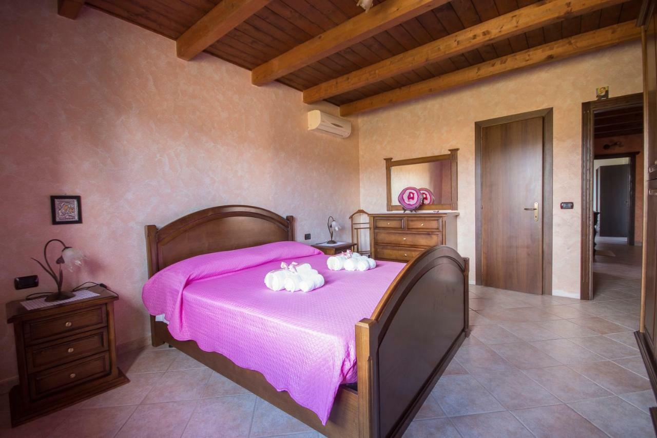 Casa Vacanza Il Mandorlo Domusnovas Екстер'єр фото
