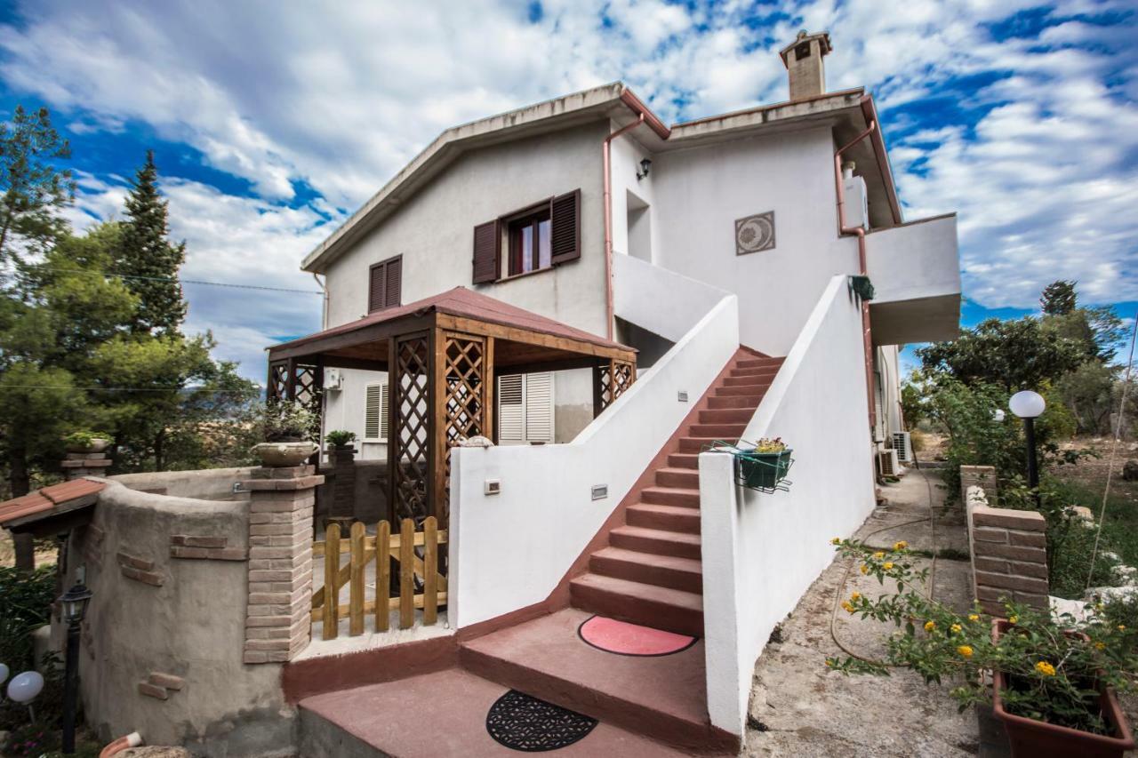 Casa Vacanza Il Mandorlo Domusnovas Екстер'єр фото